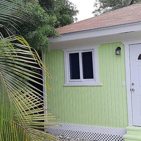 Budget & Basic In Local Neighborhood, 7Min Drive To Downtown Nassau Beach Paradise Apartment Exterior foto