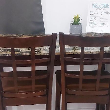 Budget & Basic In Local Neighborhood, 7Min Drive To Downtown Nassau Beach Paradise Apartment Exterior foto