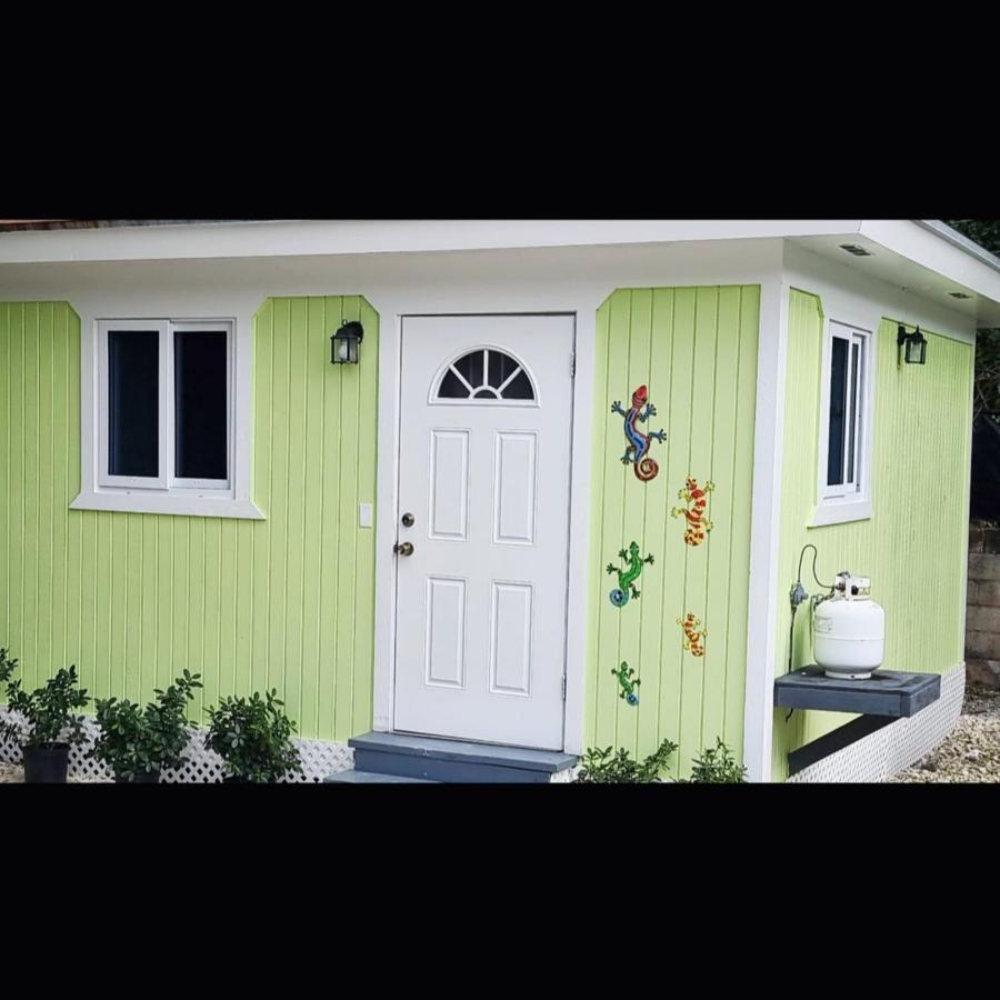 Budget & Basic In Local Neighborhood, 7Min Drive To Downtown Nassau Beach Paradise Apartment Exterior foto